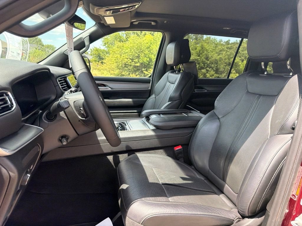 2025 Jeep Wagoneer Series II Carbide