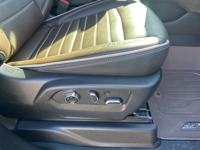 2025 GMC Yukon Denali Ultimate