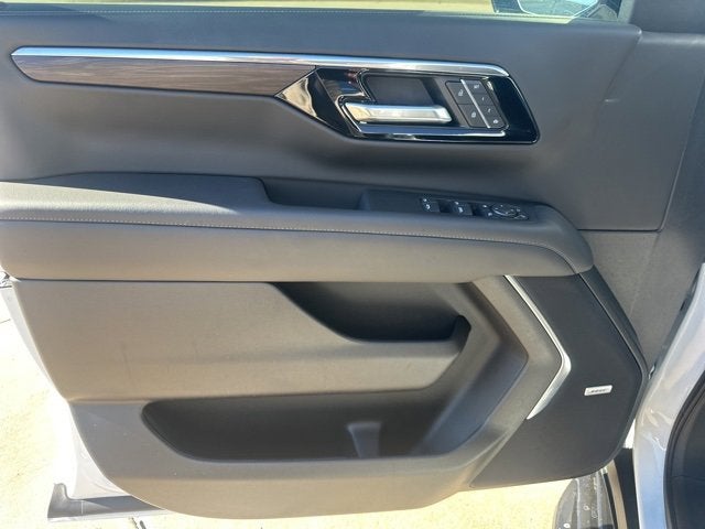 2025 Chevrolet Suburban LT