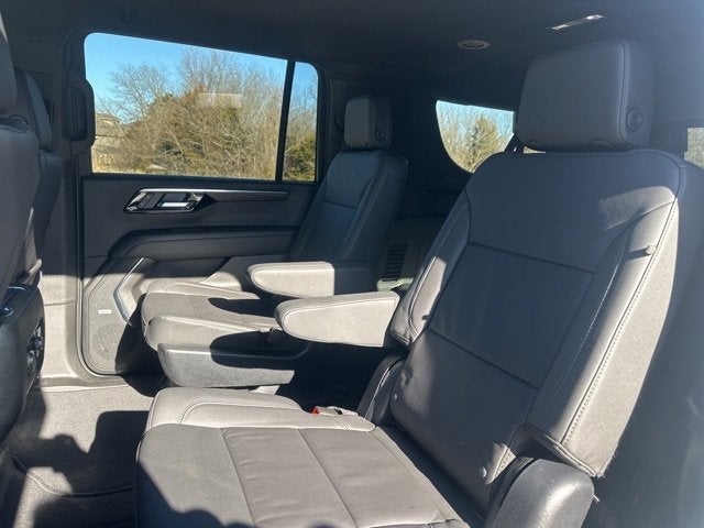 2025 Chevrolet Suburban LT