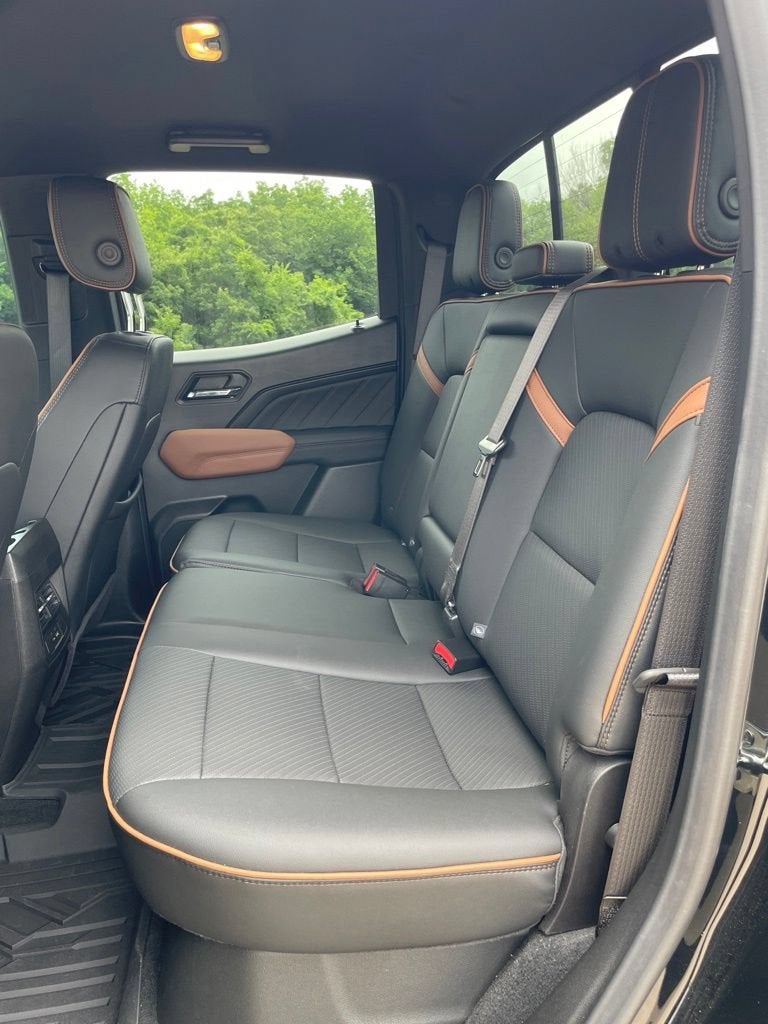 2025 GMC Canyon AT4