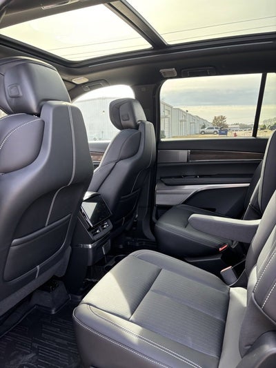 2026 Cadillac VISTIQ Luxury