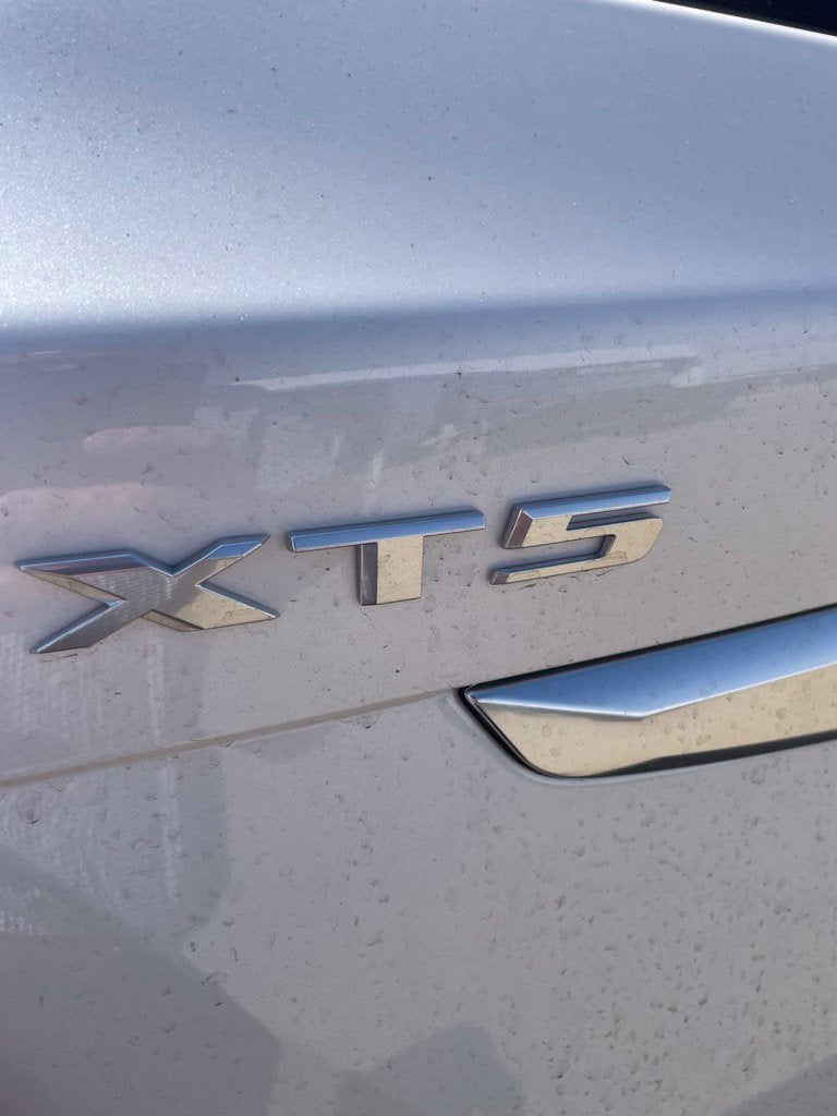 2025 Cadillac XT5 Luxury