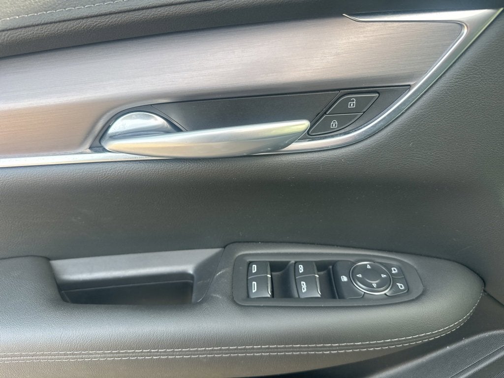 2025 Cadillac XT5 Luxury