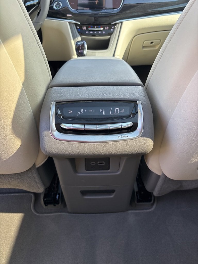 2025 Cadillac XT6 Premium Luxury