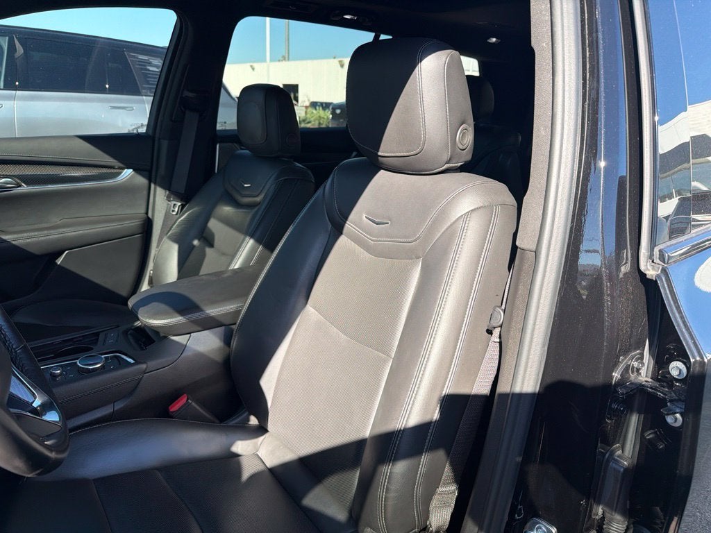2025 Cadillac XT6 Sport