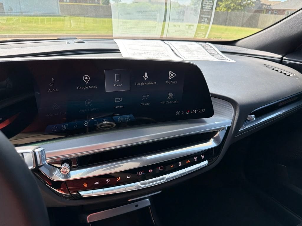 2024 Cadillac LYRIQ Luxury 1