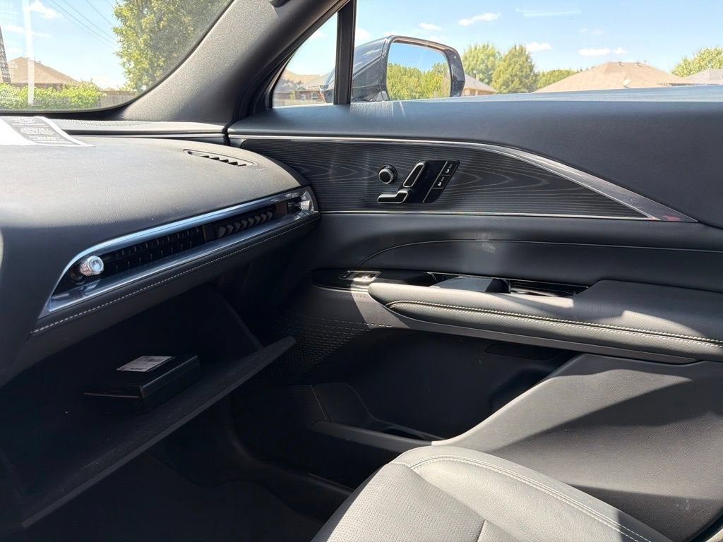 2024 Cadillac LYRIQ Luxury 1