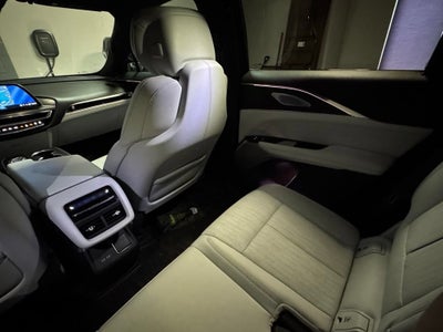 2024 Cadillac LYRIQ Luxury 3