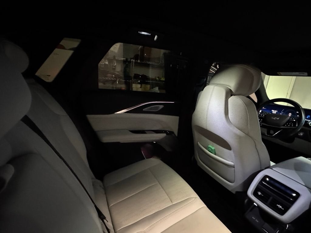 2024 Cadillac LYRIQ Luxury 3