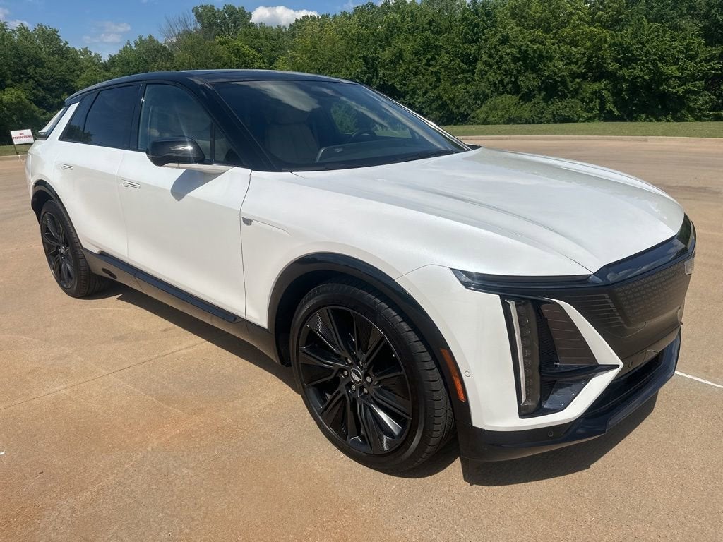 2025 Cadillac LYRIQ Sport 3