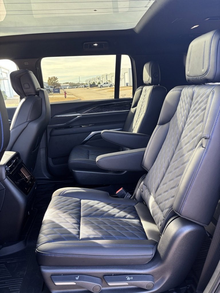 2026 Cadillac ESCALADE IQL Sport