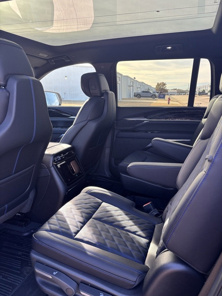 2026 Cadillac ESCALADE IQL Sport