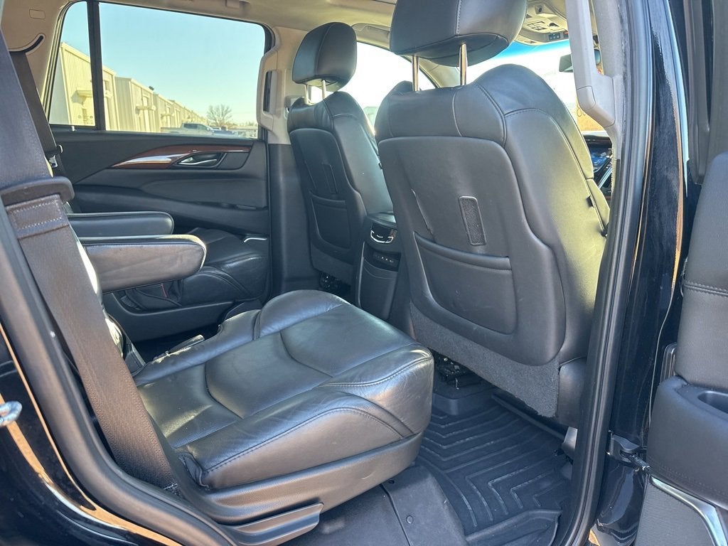 2018 Cadillac Escalade Luxury