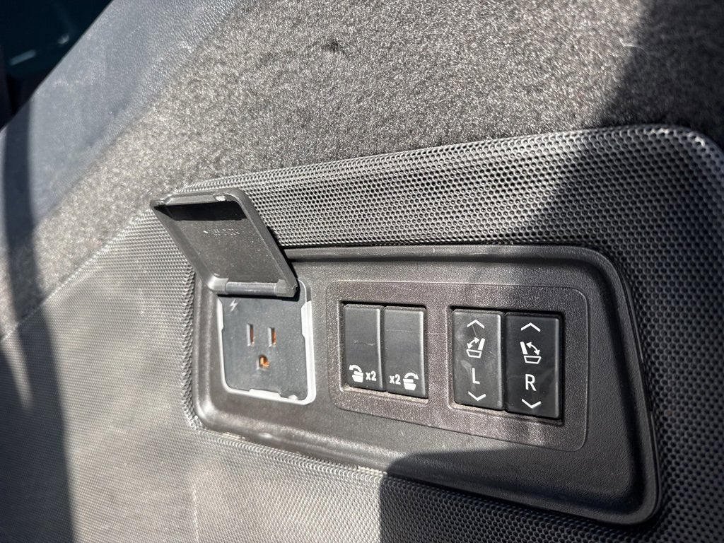 2023 Cadillac Escalade ESV Premium Luxury