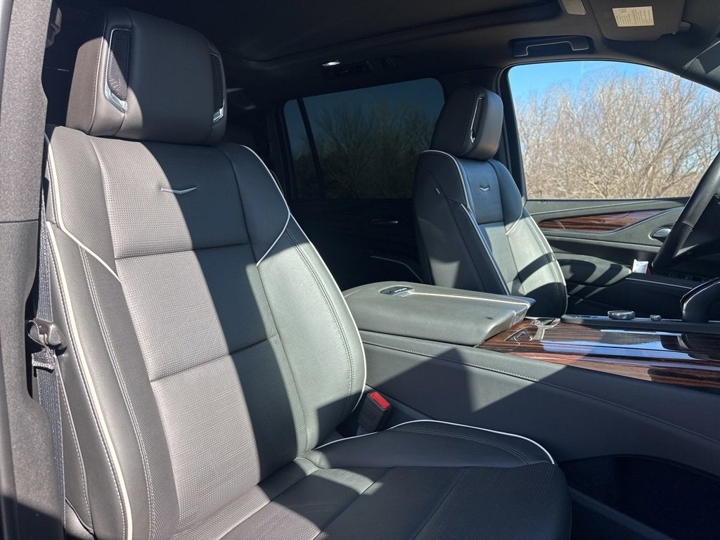 2023 Cadillac Escalade ESV Premium Luxury