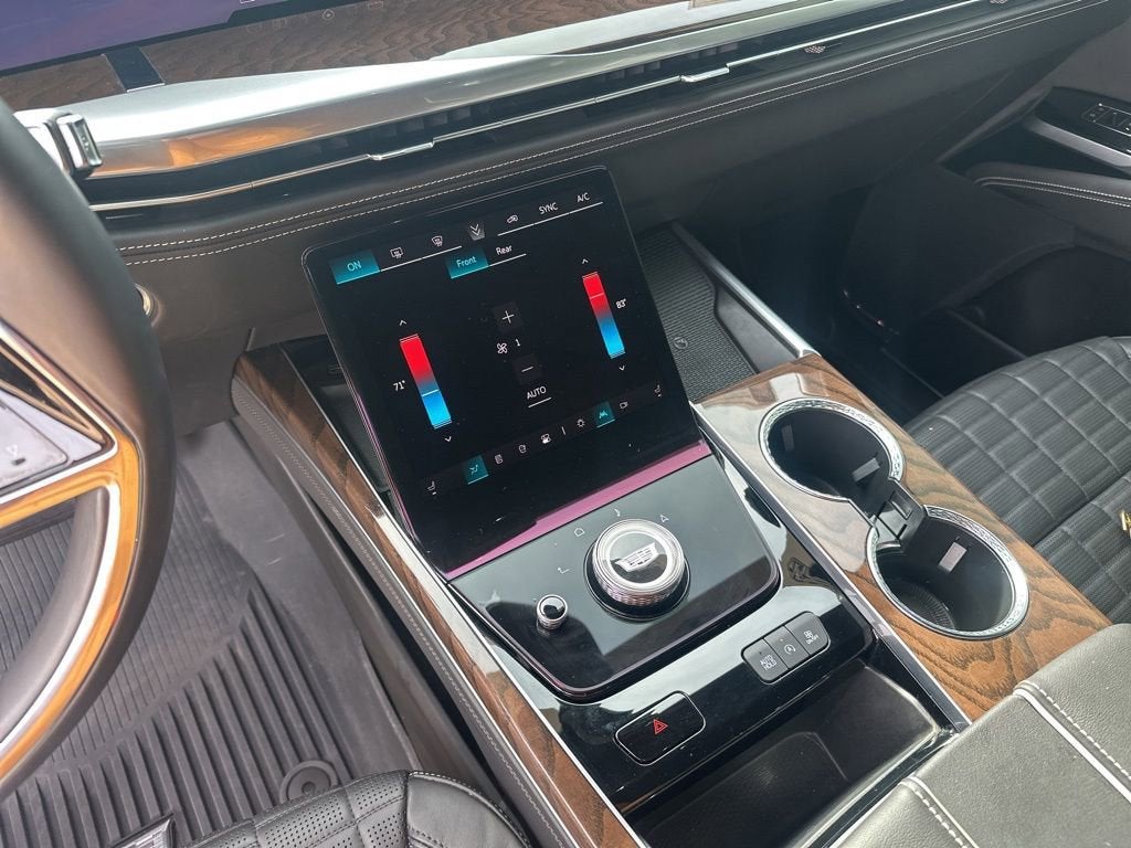 2025 Cadillac Escalade Sport Platinum