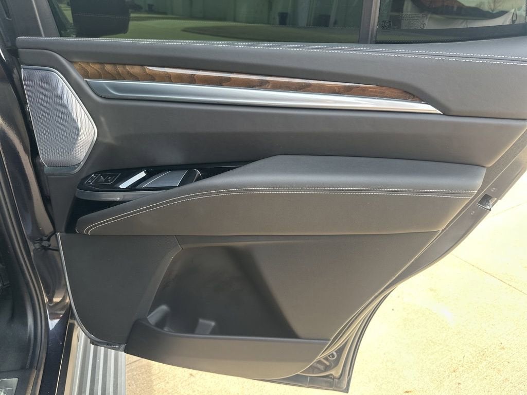 2025 Cadillac Escalade Sport Platinum