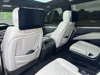 2025 Cadillac Escalade Sport Platinum