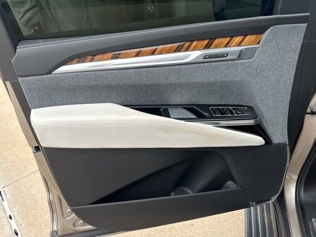 2025 Cadillac Escalade Sport Platinum