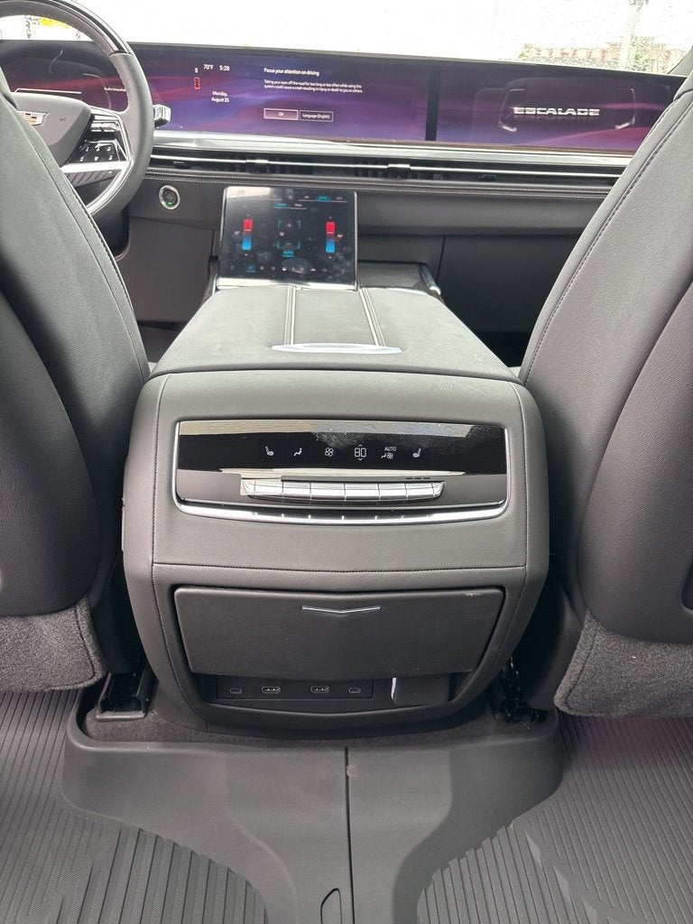 2025 Cadillac Escalade ESV Premium Luxury