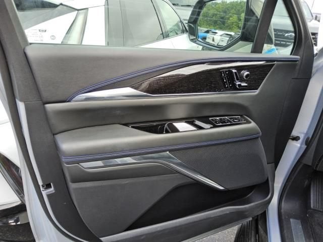 2025 Cadillac ESCALADE IQ Luxury 1