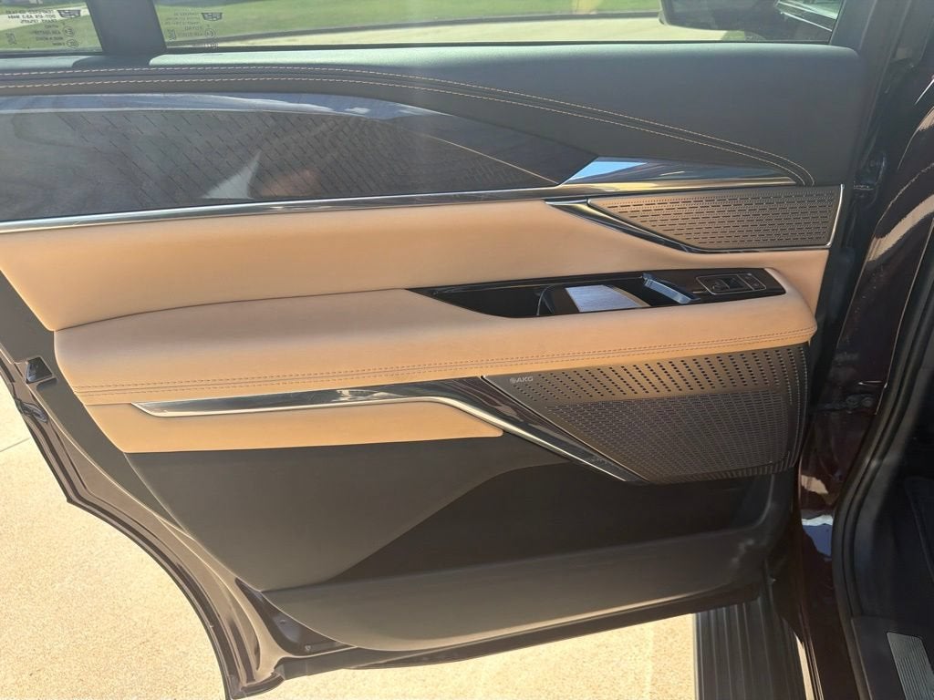 2025 Cadillac ESCALADE IQ Luxury 2