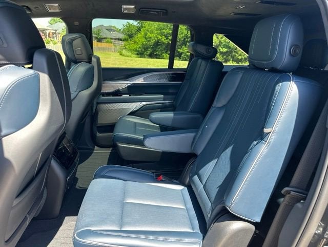2025 Cadillac ESCALADE IQ Luxury 2