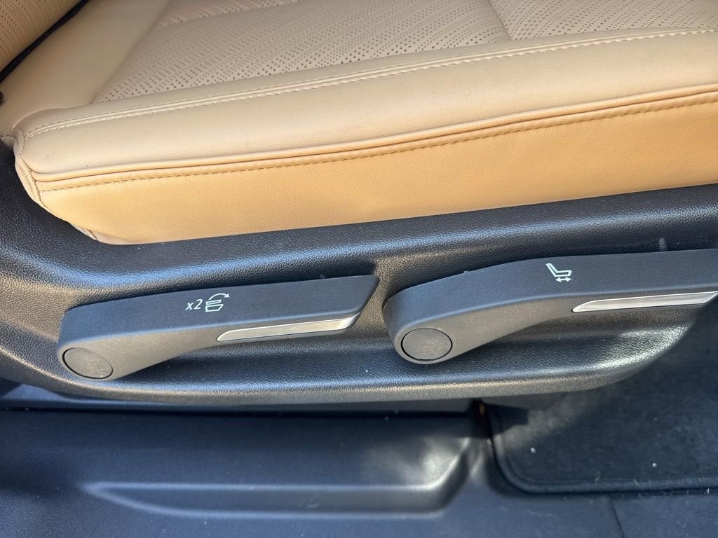 2025 Cadillac ESCALADE IQ Luxury 2