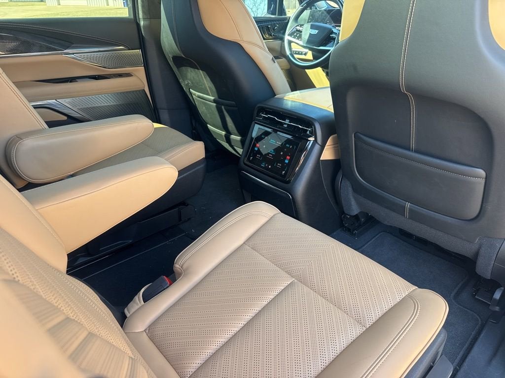 2025 Cadillac ESCALADE IQ Luxury 2