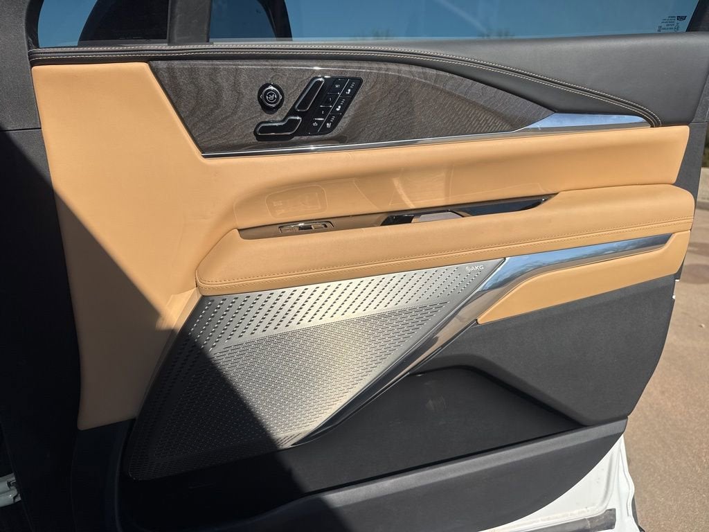 2025 Cadillac ESCALADE IQ Luxury 2