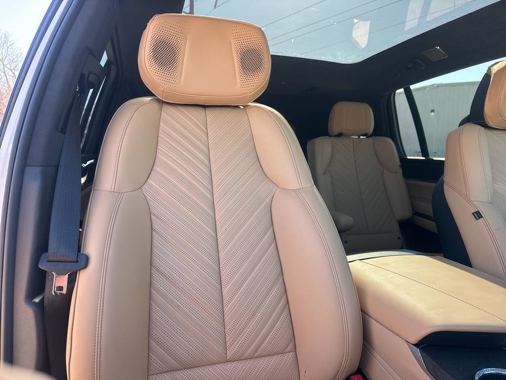 2025 Cadillac ESCALADE IQ Luxury 2