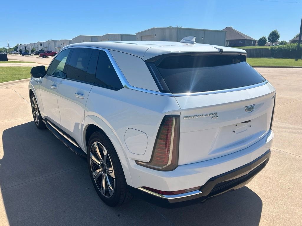 2025 Cadillac ESCALADE IQ Luxury 2