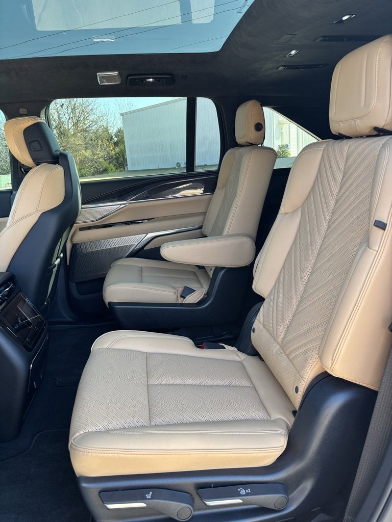 2025 Cadillac ESCALADE IQ Luxury 2