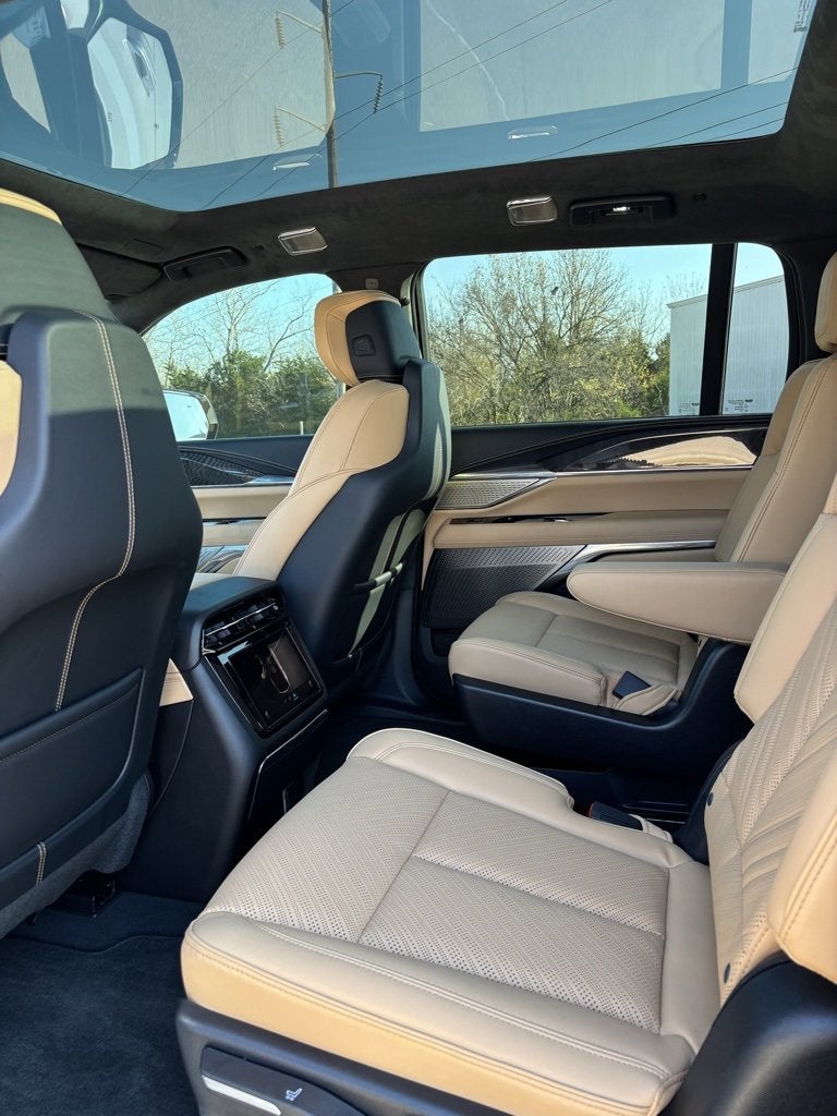 2025 Cadillac ESCALADE IQ Luxury 2