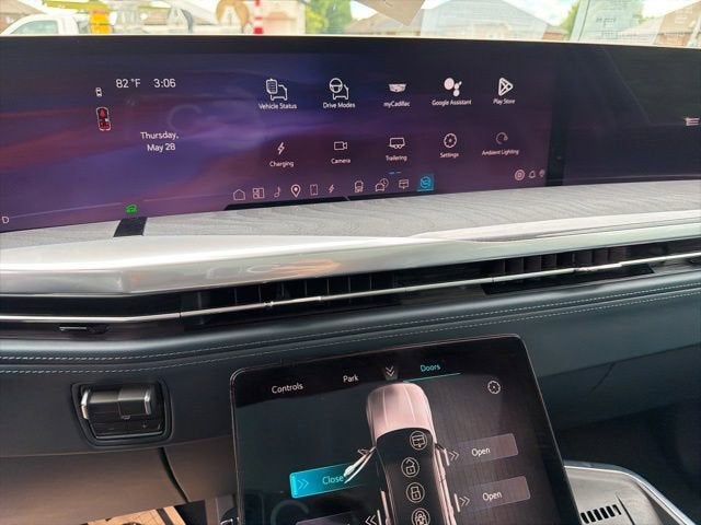 2025 Cadillac ESCALADE IQ Luxury 2