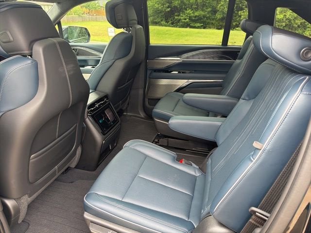 2025 Cadillac ESCALADE IQ Luxury 2