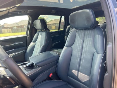 2025 Cadillac ESCALADE IQ Luxury 2
