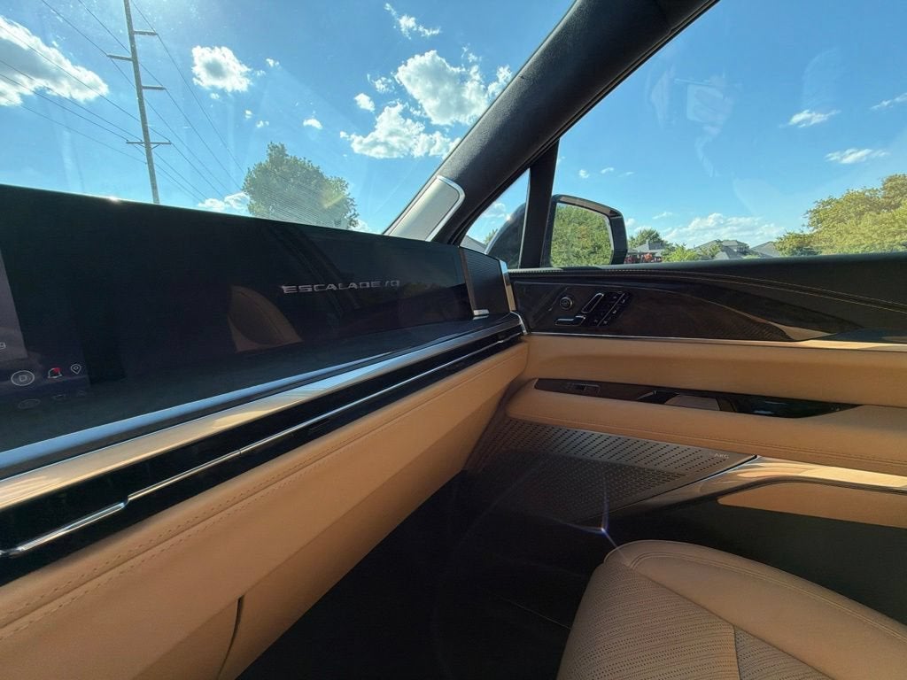 2025 Cadillac ESCALADE IQ Sport 2