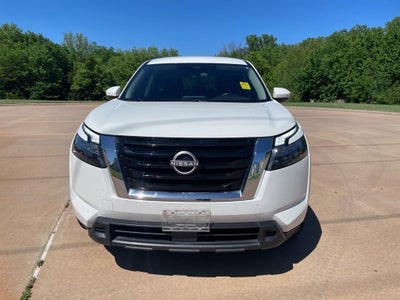 2023 Nissan Pathfinder SV