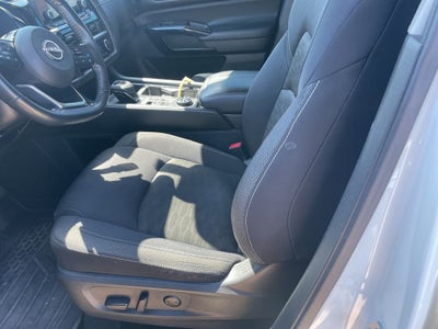 2023 Nissan Pathfinder SV