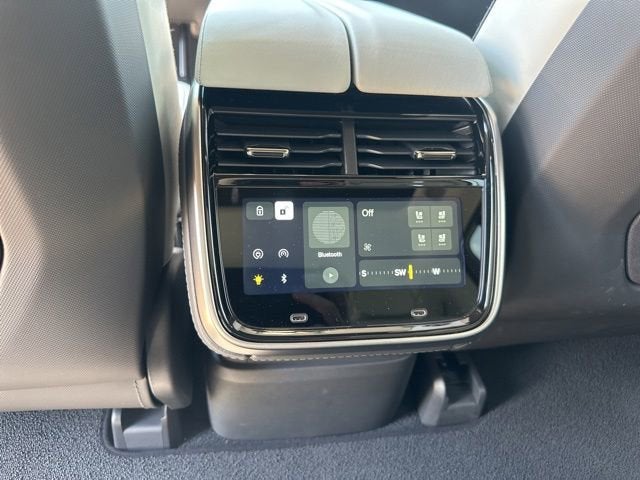 2025 RIVIAN R1S Adventure