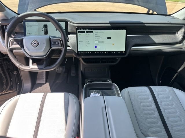 2025 RIVIAN R1S Adventure