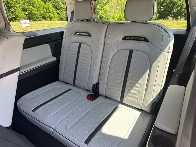 2025 RIVIAN R1S Adventure
