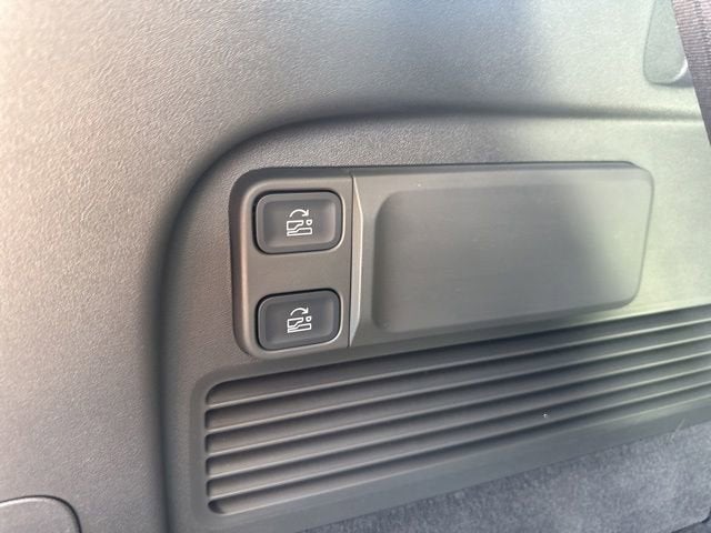 2025 RIVIAN R1S Adventure
