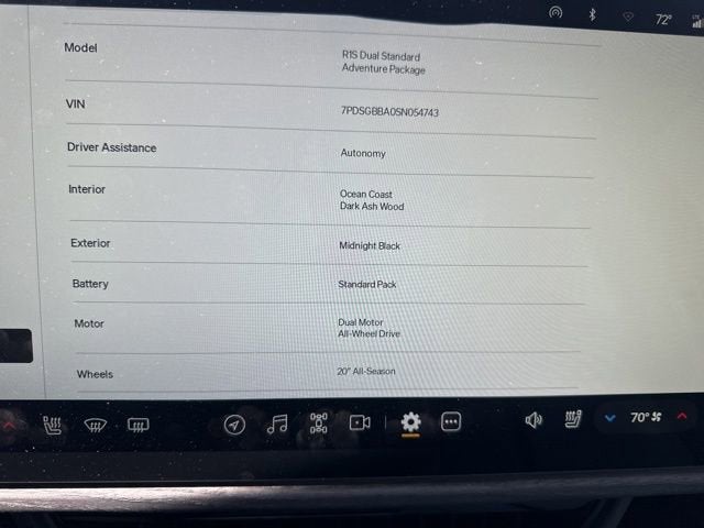 2025 RIVIAN R1S Adventure