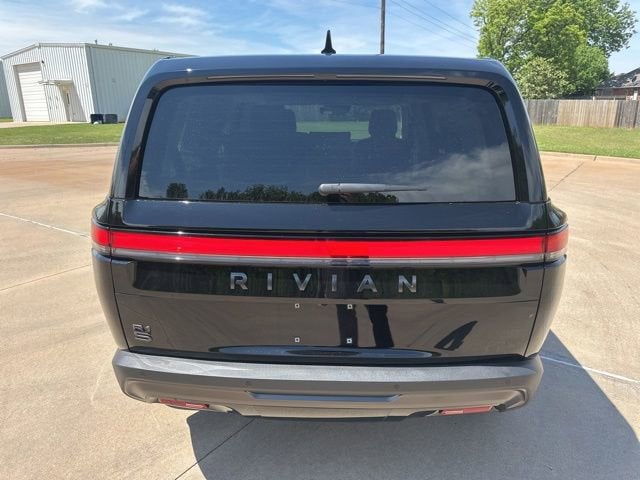 2025 RIVIAN R1S Adventure