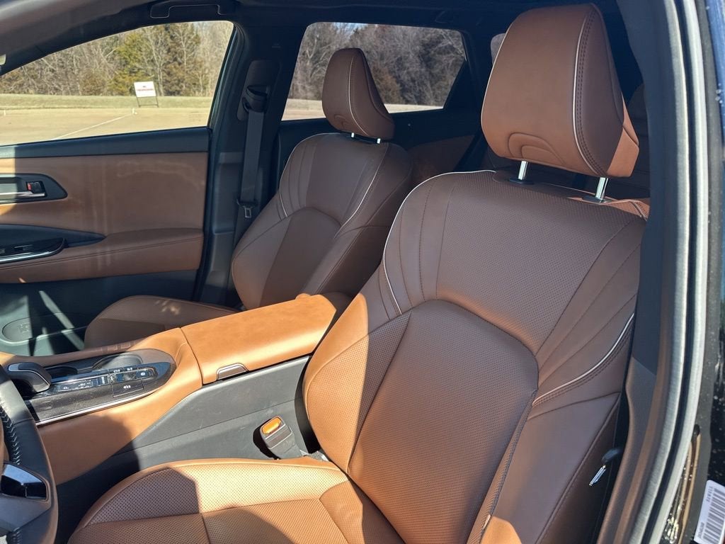 2025 Toyota Crown Signia XLE