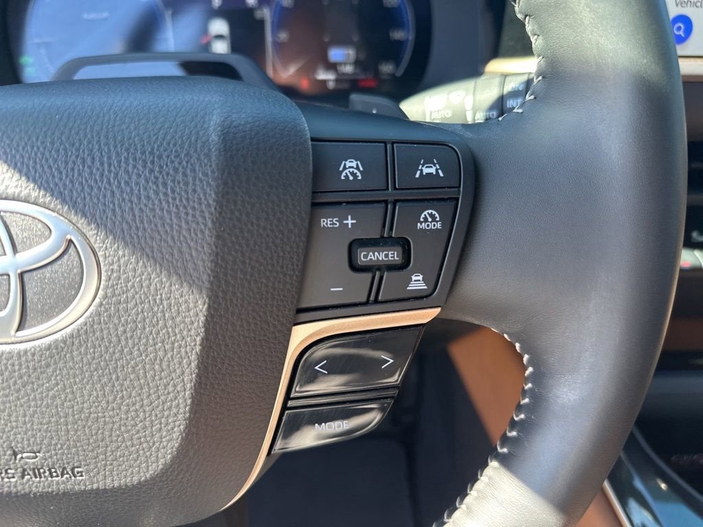 2025 Toyota Crown Signia XLE