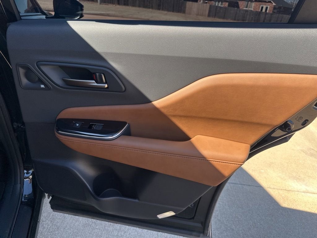 2025 Toyota Crown Signia XLE